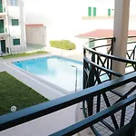 アパート Fantastic With Pool Access