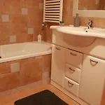 Fantastic With Pool Access