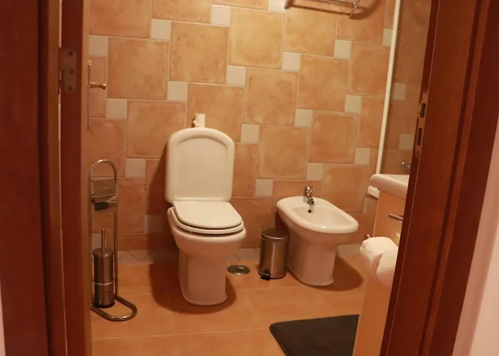 Fantastic With Pool Access *