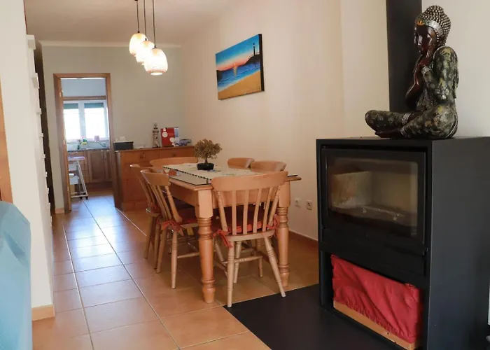 Fantastic With Pool Access Pataias