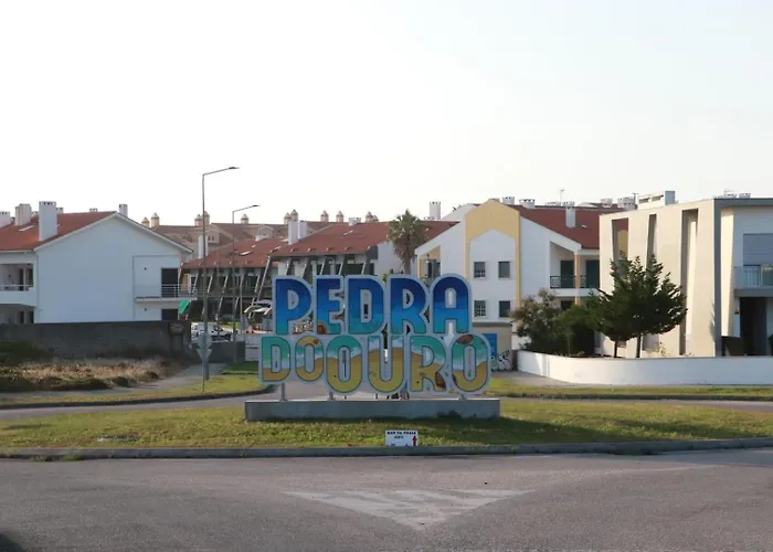 Fantastic With Pool Access * Pataias